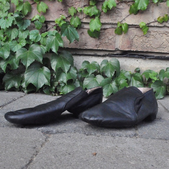 BLOCH Jazz Shoes in Black - Picture 2 of 5